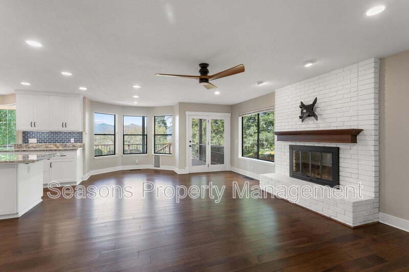 Redding House: 1688 El Capitan Dr