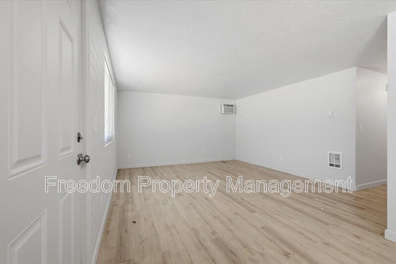 Caldwell Condo: 3114 Iowa Avenue - 1