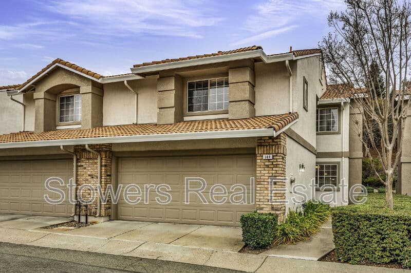 Danville House: 309 Camino Arroyo