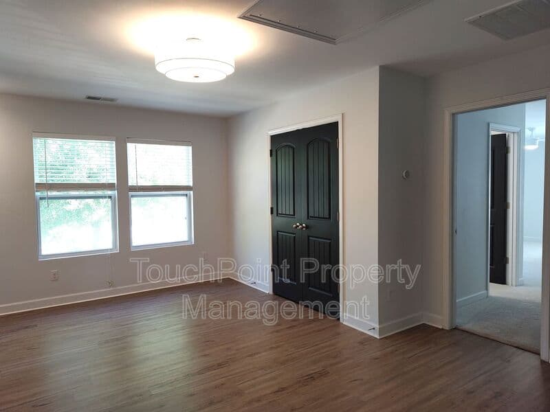 Charlotte House: 605 Lumber Ln