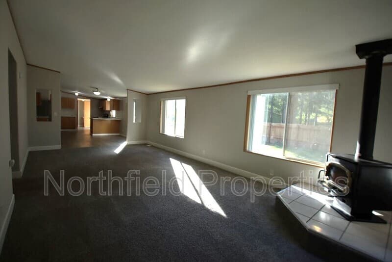 Tulalip House: 12105 26th Ave NE