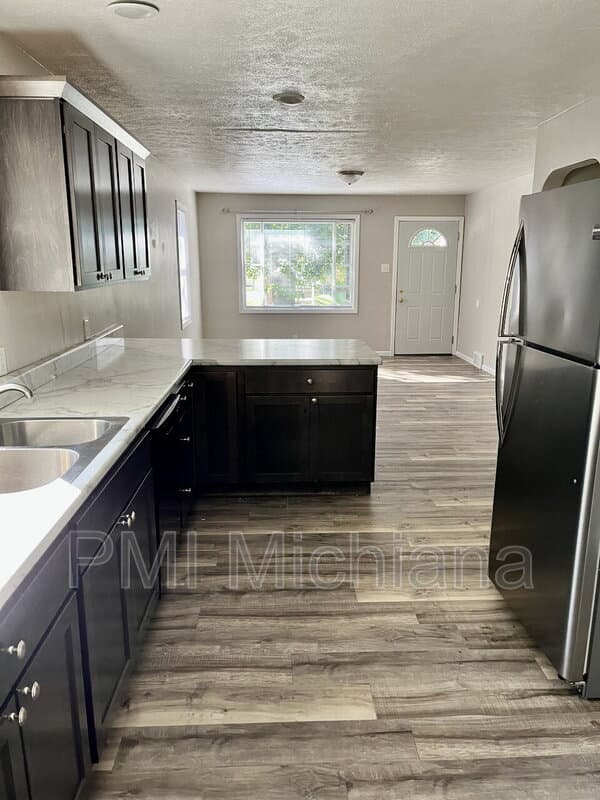South Bend House: 606 S 27th St