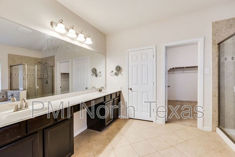 Irving House: 415 San Marcos Dr
