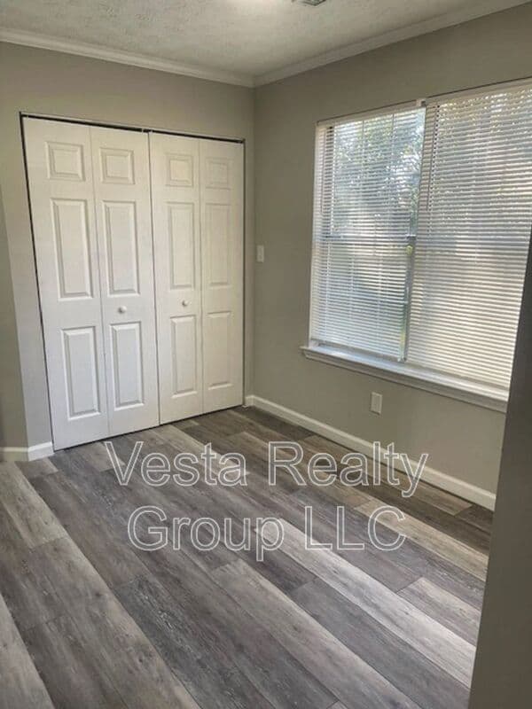 Stockbridge House: 407 Sage Ct