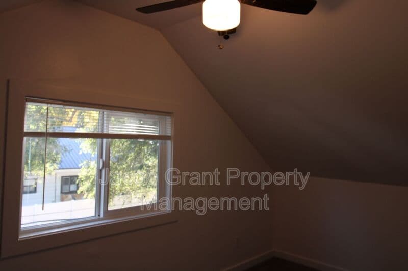 Idaho Falls House: 1293 Boulevard