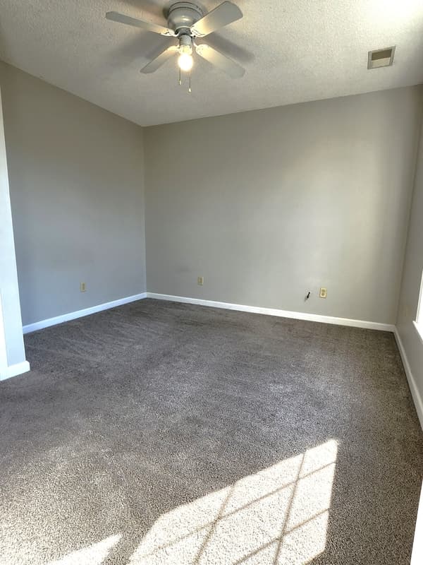 Columbia House: 1305 Melrose Heights Street