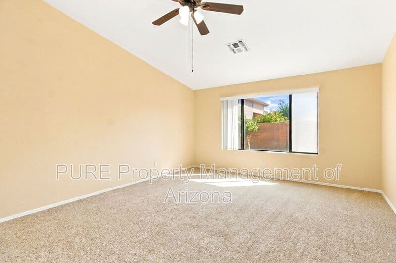 Gilbert House: 507 W Horseshoe Ave
