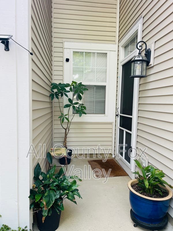 Johnsburg Townhome: 3708 Monica Lane #3