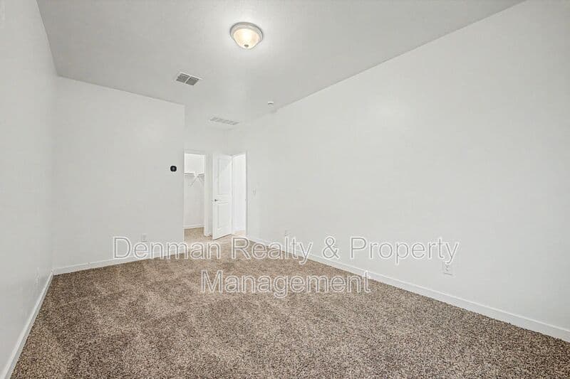 Avondale House: 10984 W. Pierce Street