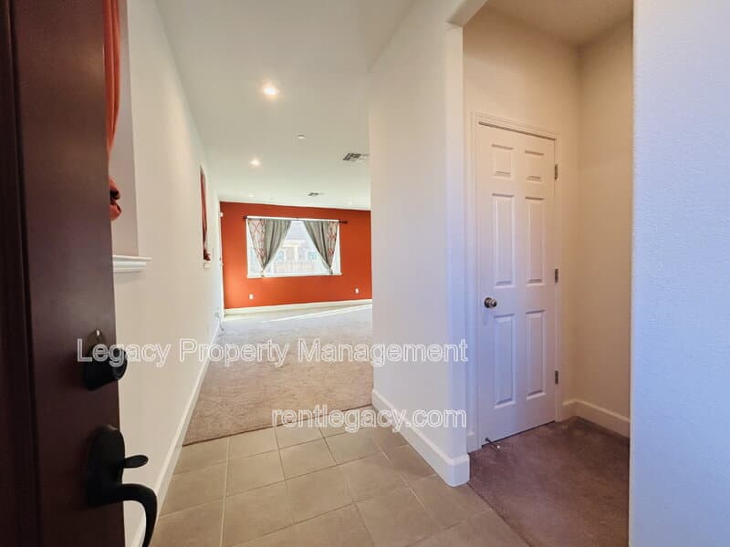 Vacaville House: 320 Fruitvale Rd