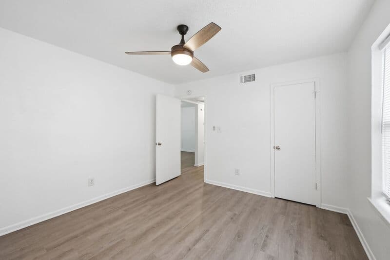 Kirbyville House: 1410 South Elizabeth Avenue