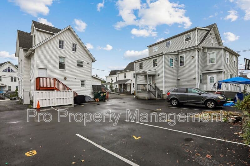 Danbury House: 4 Harmony St.