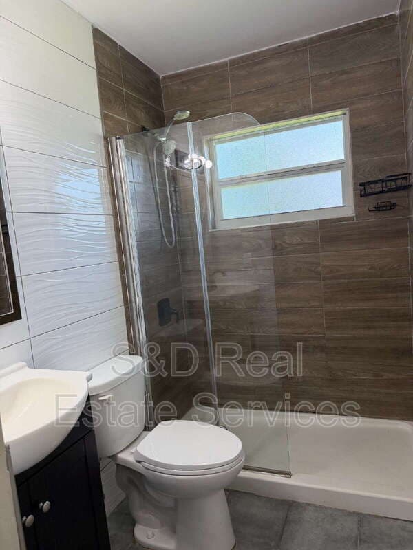 Lakeland House: 3003 Venice Way