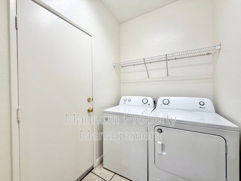 Menifee House: 33205 Gypsum St