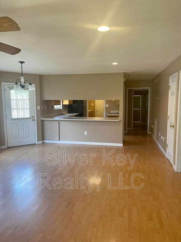 Sweetwater House: 127 Butler Drive