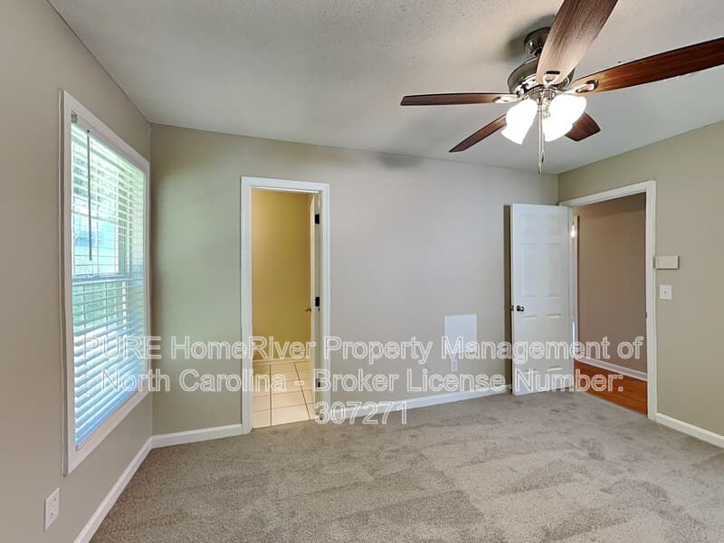 Greensboro House: 822 Banner Oak Ct