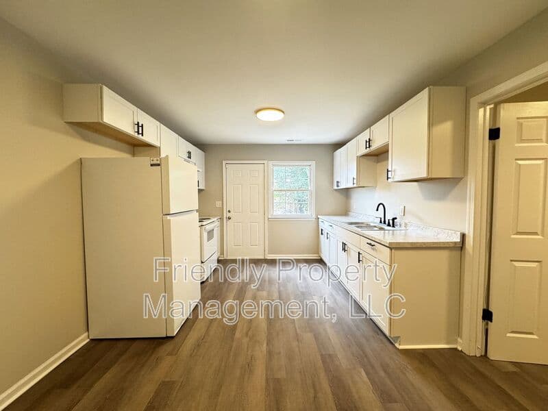 Winston-Salem House: 1050 File St
