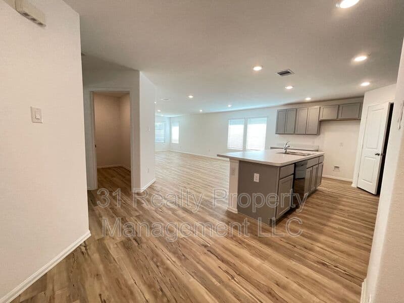 Richmond House: 3219 Aster Meadow Way