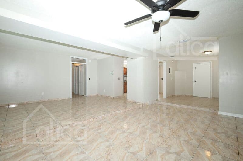 Orlando House: 3810 Cedarwaxwing Ave