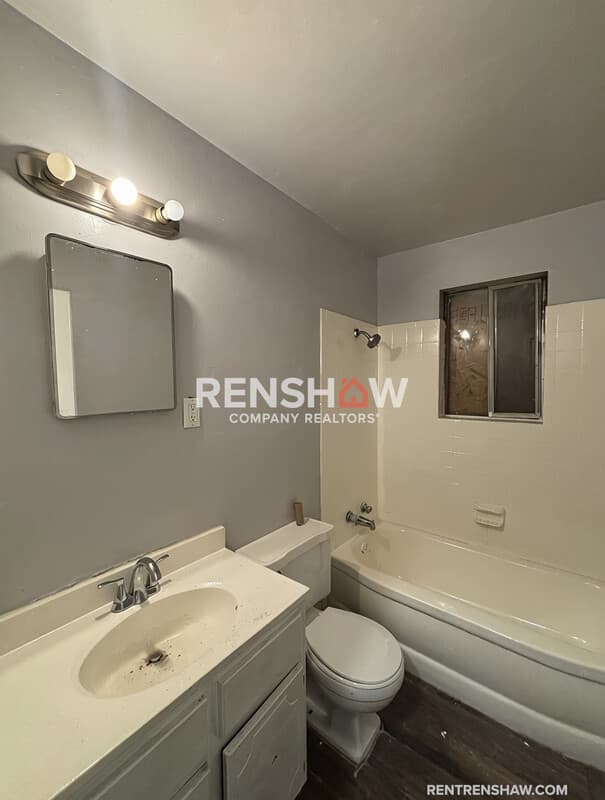 Memphis House: 1462 Oakwood St