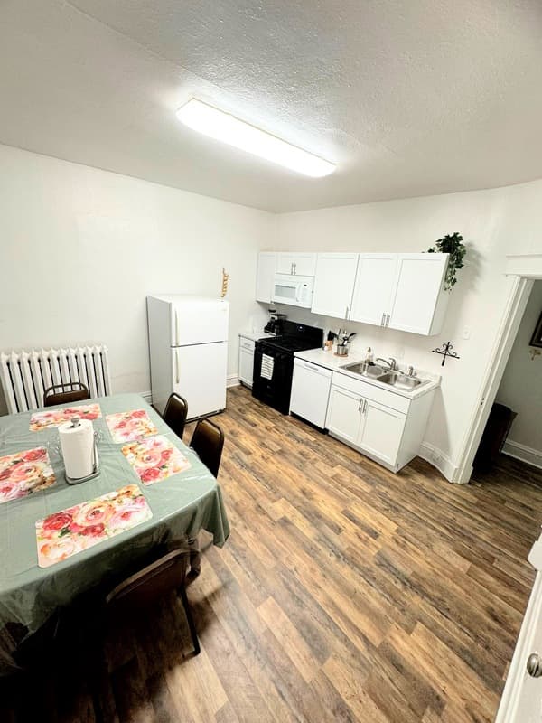 St Louis Condo: 7370 Pasadena