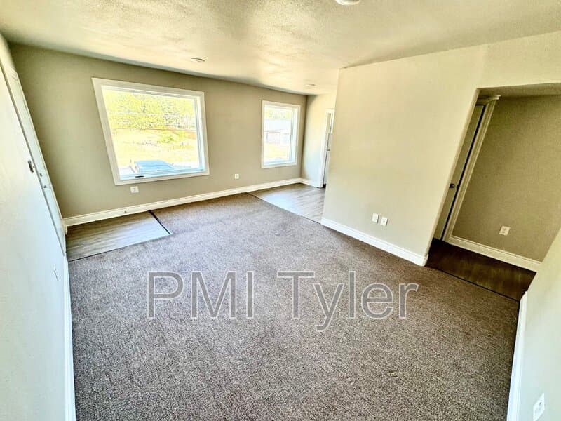 Tyler Condo: 1816 West Oakwood Street