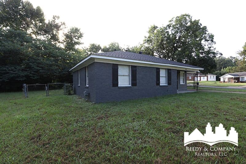 Memphis House: 1380 Rolling Hills Dr