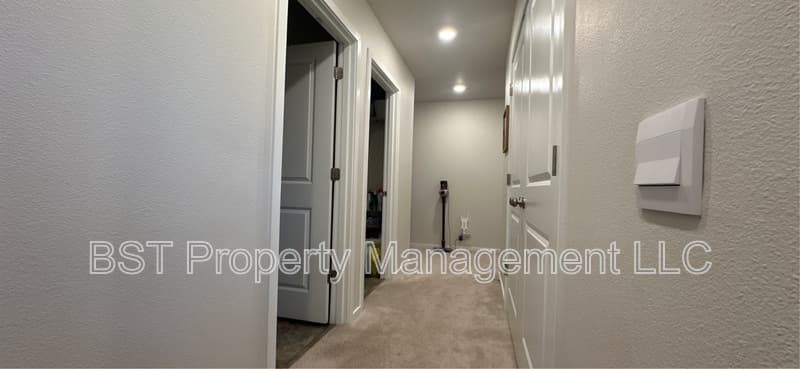 Salem House: 477 Himalaya Street Northeast