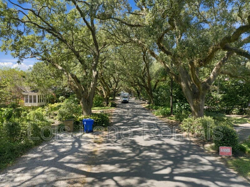 Charleston Condo: 2133 Wappoo Drive