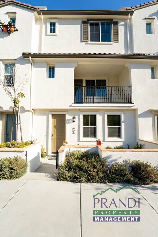 Novato Condo: 906 Rockview Rd