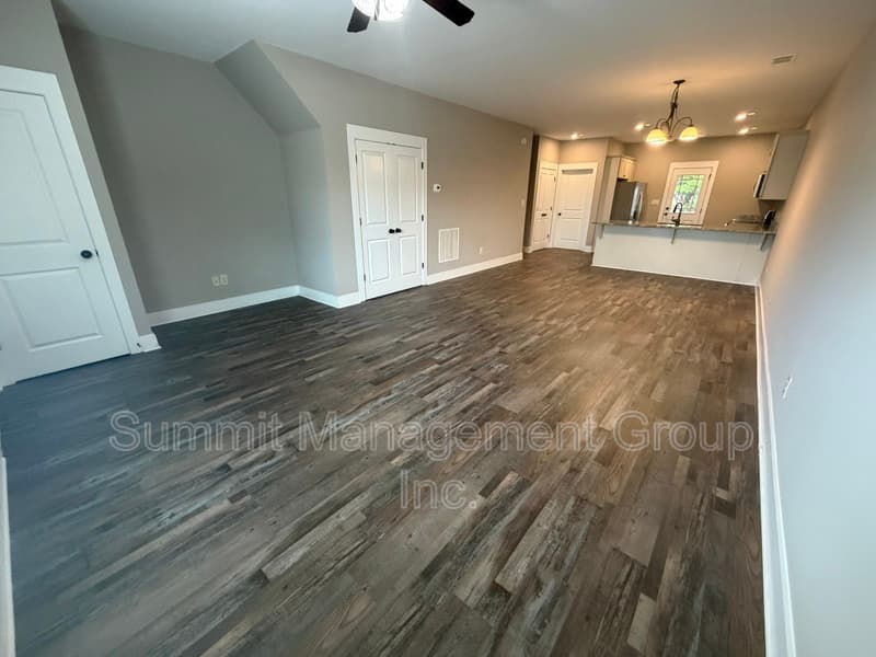 Jackson Condo: 860 S Harkness Street, Unit D