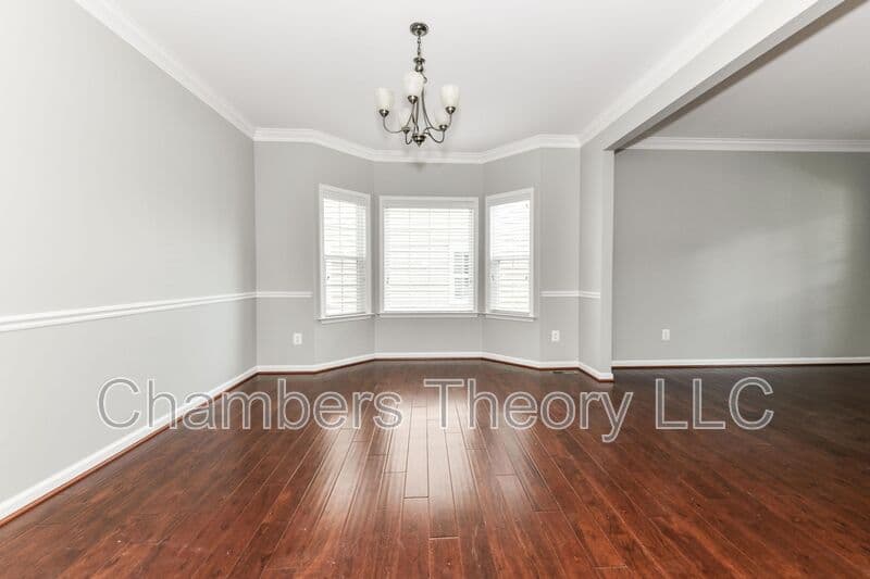 Ashburn House: 21026 Potomac Trail Cir