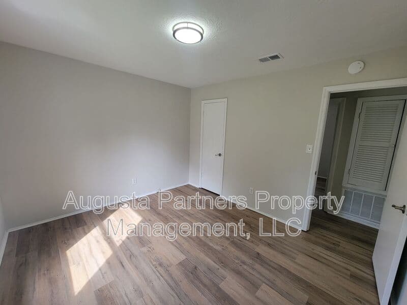 Augusta House: 3619 Abbey Road