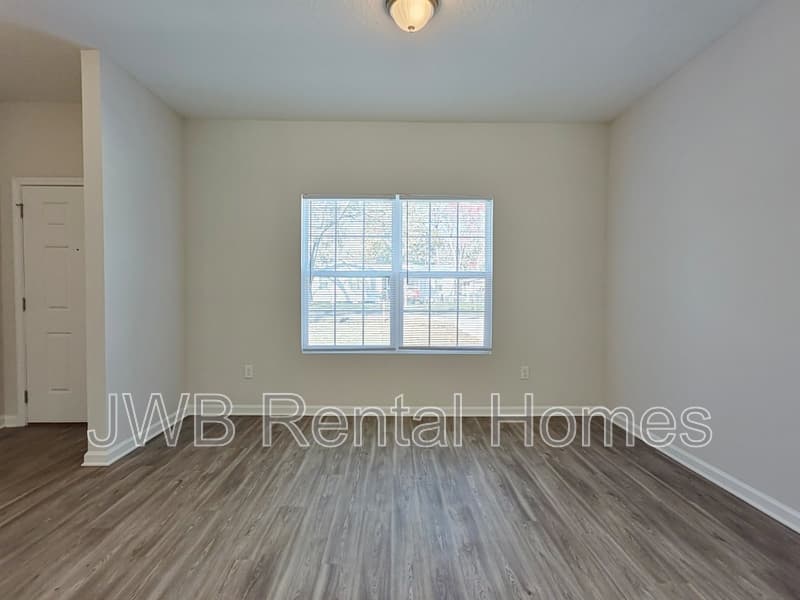 Jacksonville House: 14067 Hollings St