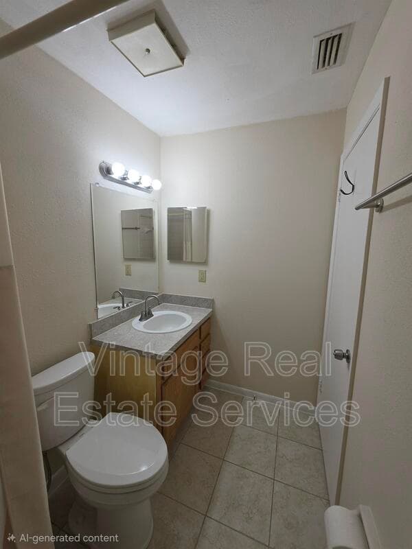 Tampa House: 5202 Sunridge Palms Dr