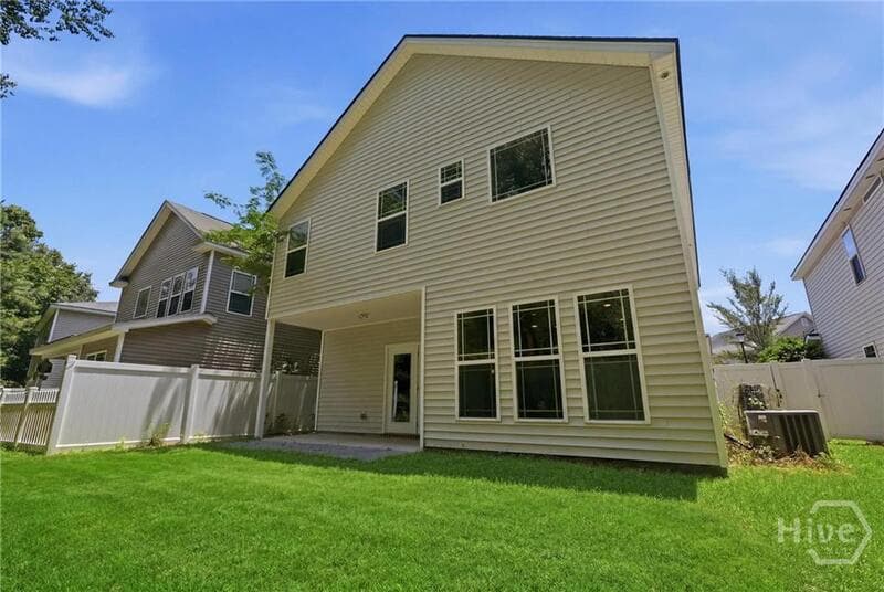 Richmond Hill House: 380 Summer Hill Way