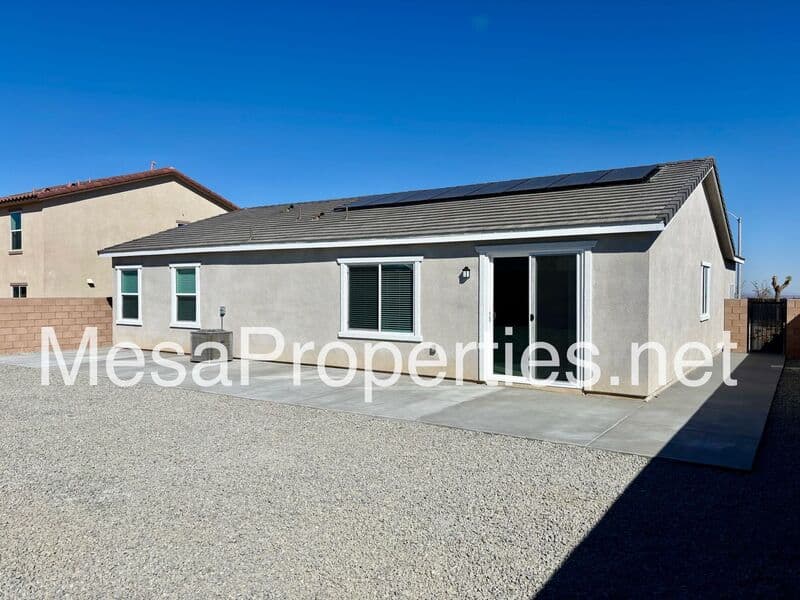 Victorville House: 10691 Sea Ace Place