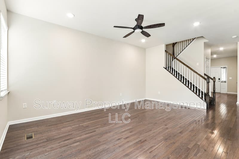 Hamilton Townhome: 9 Flagger Lane