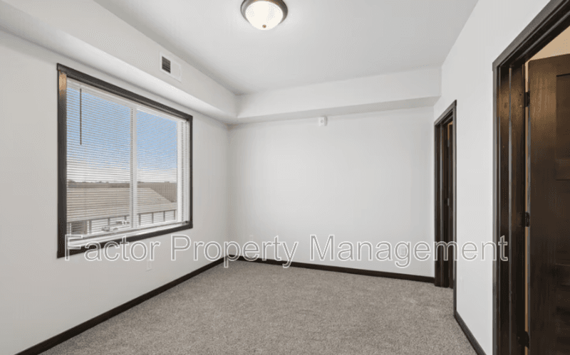 North Mankato Condo: 2090 Carlson Dr.