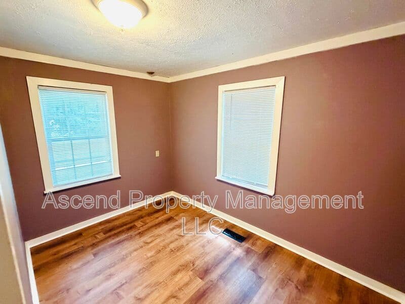 Chattanooga House: 1134 McDonald Dr