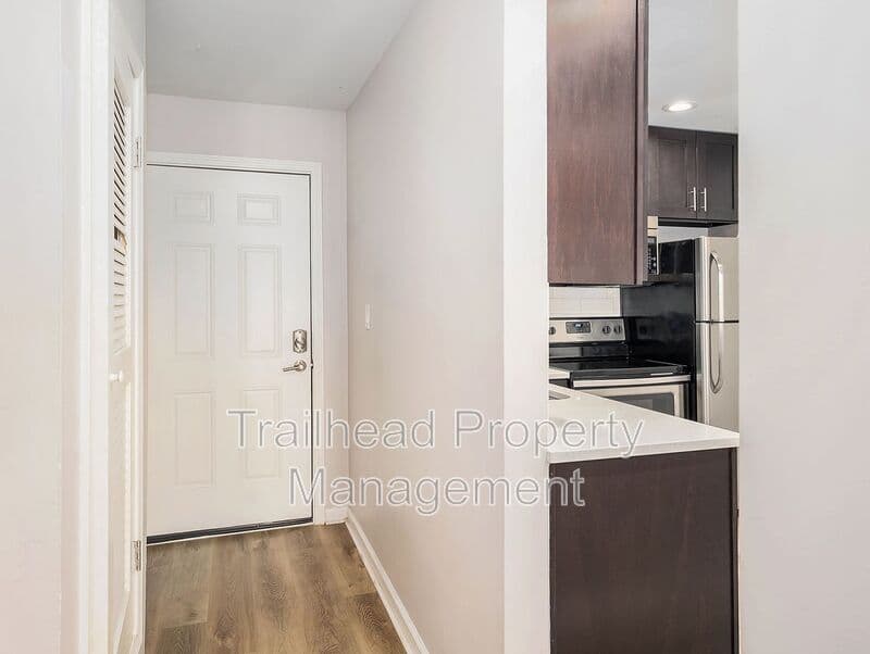 Overland Park House: 6601 W 94th Terrace