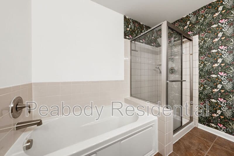 Woodbridge House: 15259 Leicestershire St