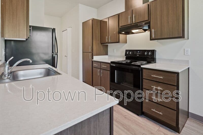 Fairview House: 2655 NE 205th Ave