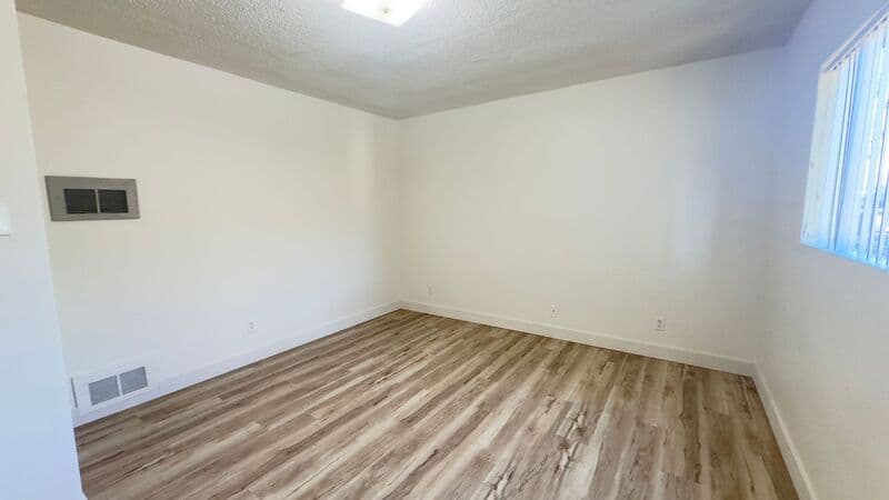 Glendora House: 325 N Glendora Ave