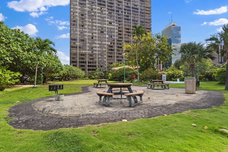 Honolulu Condo: 55 S Kukui St
