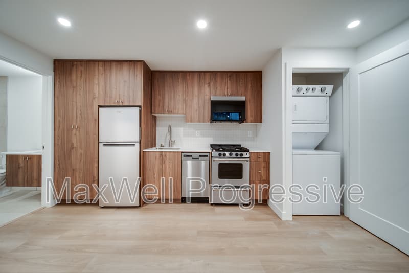 Edmonton Townhome: 11315 58 Ave NW