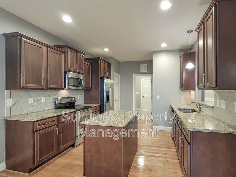Fuquay Varina House: 414 Banagher Ln