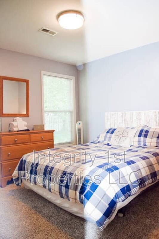 Shawnee House: 11221 West 59th Terrace