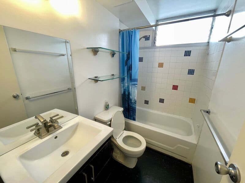 Pearl City Condo: 1060 Kamehameha Hwy.
