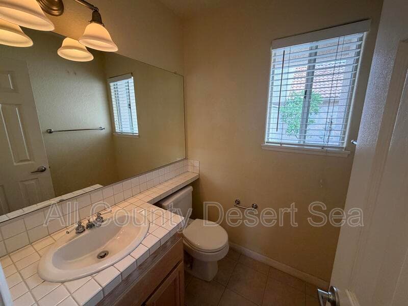 Aliso Viejo House: 12 Saint Moritz St